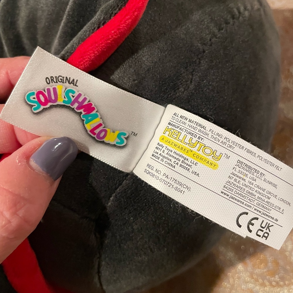 8” Squishmallow Mickey Mouse Vampire Disney - Picture 5 of 7